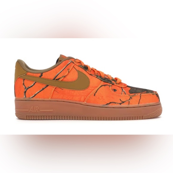 Nike Air Force 1 low orange Real Tree camo sneakers sz 7
